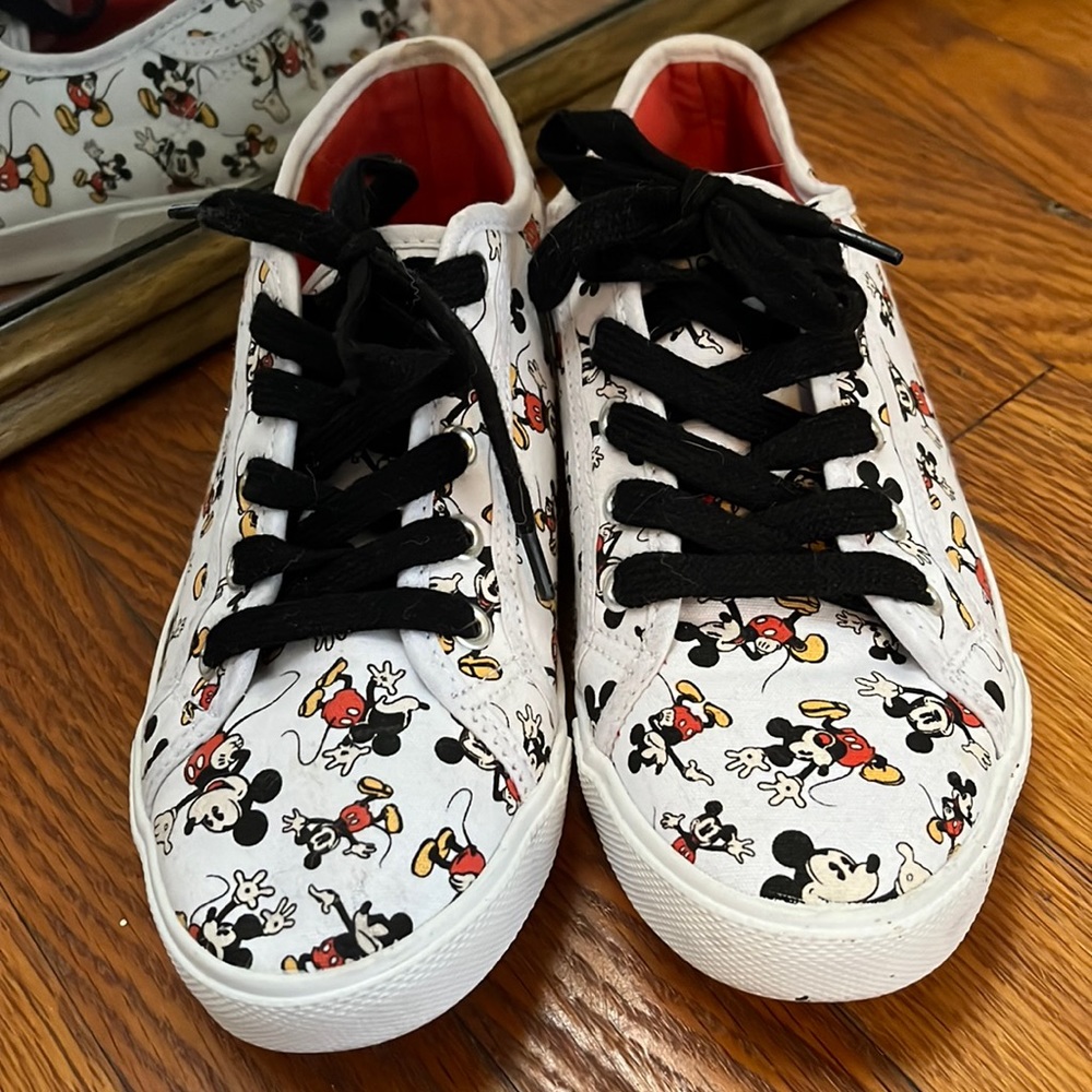 Lightly worn Disney Mickey print canvas shoes. Women’s size 7